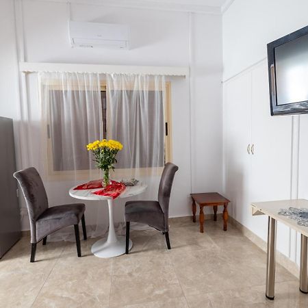 Studio In The Heart Of The City Paphos Kültér fotó